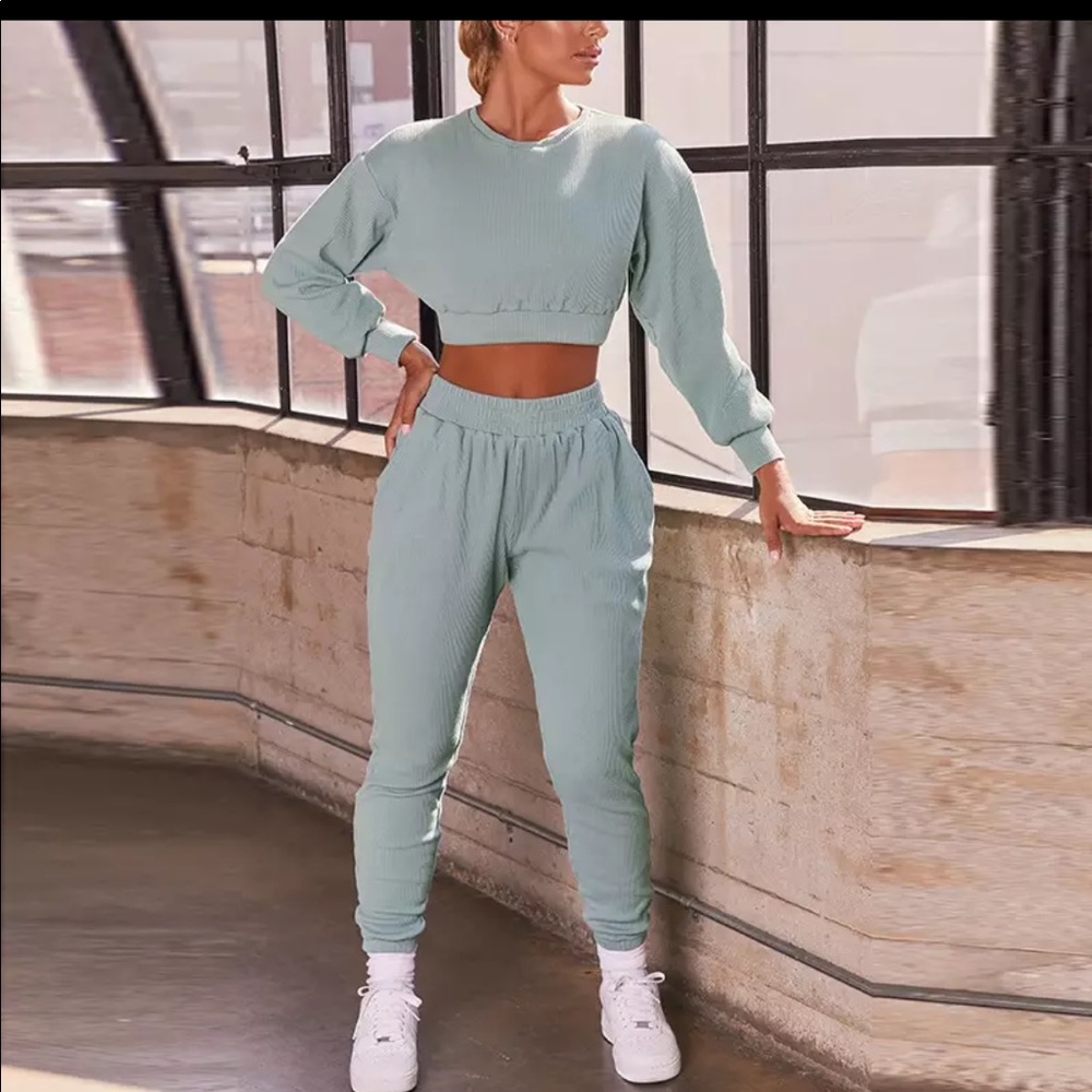 New 2 piece teal jogger set